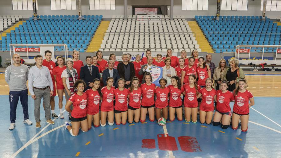 Varios equipos e a directiva da entidade lucense celebraron unha xuntanza co reitor da USC, Antonio López. FOTO: AP