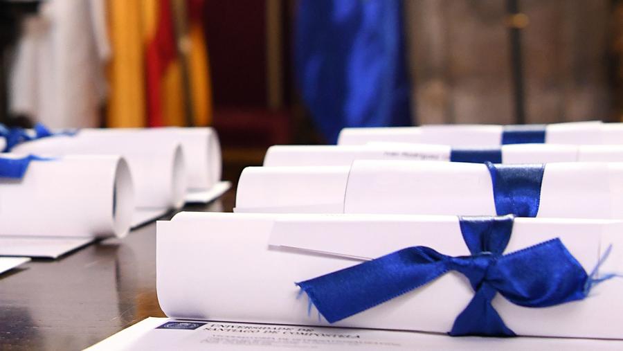 En concreto, a resolución distingue traballos académicos, TFG e TFM pertencentes ao curso 2021-2022. FOTO: Santi Alvite