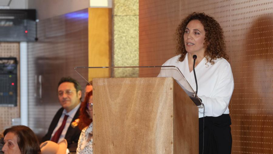 María Loureiro pronunciou o discurso ‘Economía para tempos nos que o benestar das persoas e o medio ambiente importan’. FOTO: RAGC