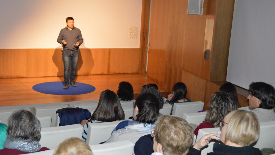 Un dos investigadores participantes na última edición do evento de divulgación científica do Campus Terra