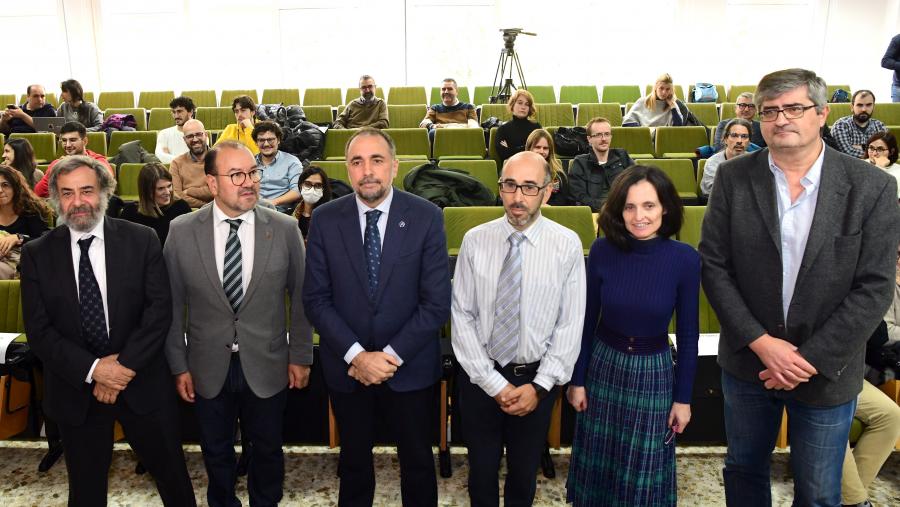 De esquerda a dereita, Daniel Alejandro Maza, Antonio López, Julio García Comesaña, Faustino Gómez Rodríguez, Elena López Lago e Vicente Pérez Muñuzuri. FOTO: Santi Alvite