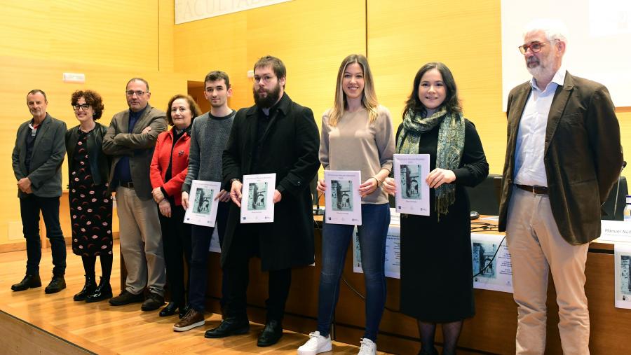 Foto de familia cos premiados e premiadas. FOTO: Santi Alvite