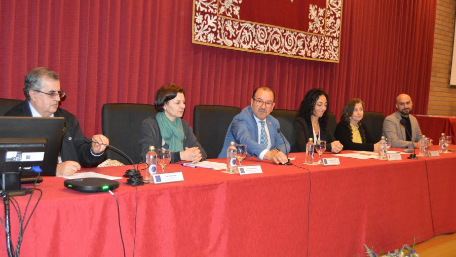 De esquerda a dereita, Pabo Ramil, Rosa Romero, Antonio López, Ana González Abelleira, Elvira López Mosquera e Mauricio Repetto, na EPS de Enxeñaría