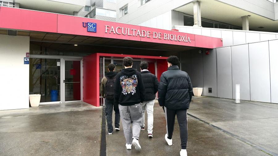 Facultade de Bioloxía. FOTO: Santi Alvite