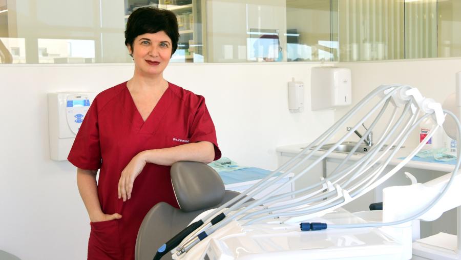 Inmaculada Tomás é catedrática da área de Estomatoloxía. FOTO: Santi Alvite