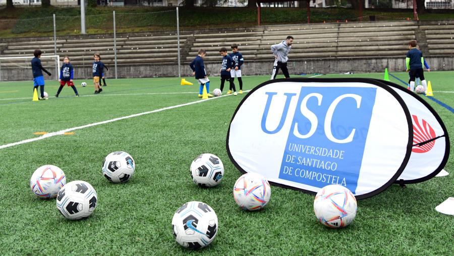 A xornada de tecnficación desenvolveuse no Campo de Fútbol da USC. FOTO: Santi Alvite
