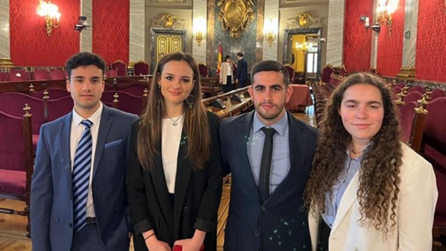 De esquerda a dereita, Carlos Villar, Candela Fernández, Alejandro Manuel Vásquez e Silvia Vila