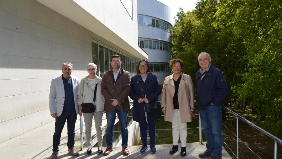 De esquerda a dereita, Antonio Álvarez, Gloria Pérez, Francisco Fraga, Cristina Pérez, Asunción Pérez e Cosme Pombo