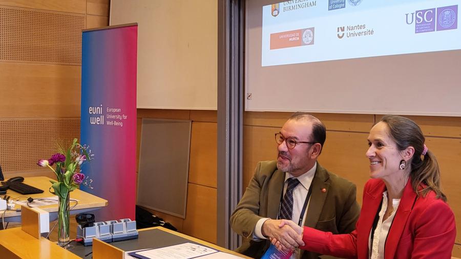 Antonio López e Beatrix Busse. FOTO: EUniWell