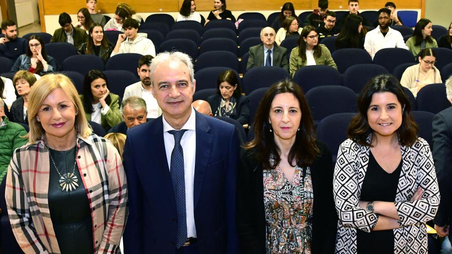De esquerda a dereita, Susana Soleira, Ricardo Gabaldón, Silvia Moscoso e Antía Sández. FOTO: Santi Alvite