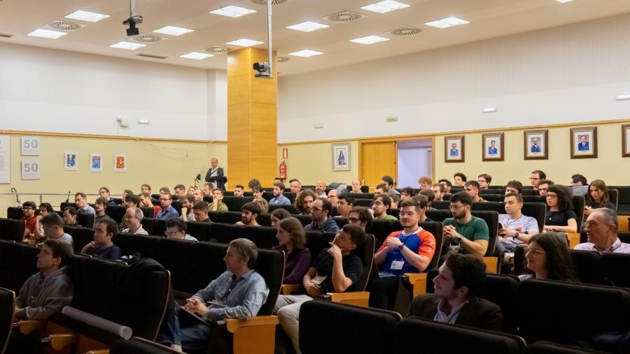 O foro desenvólvese na Facultade de Matemáticas