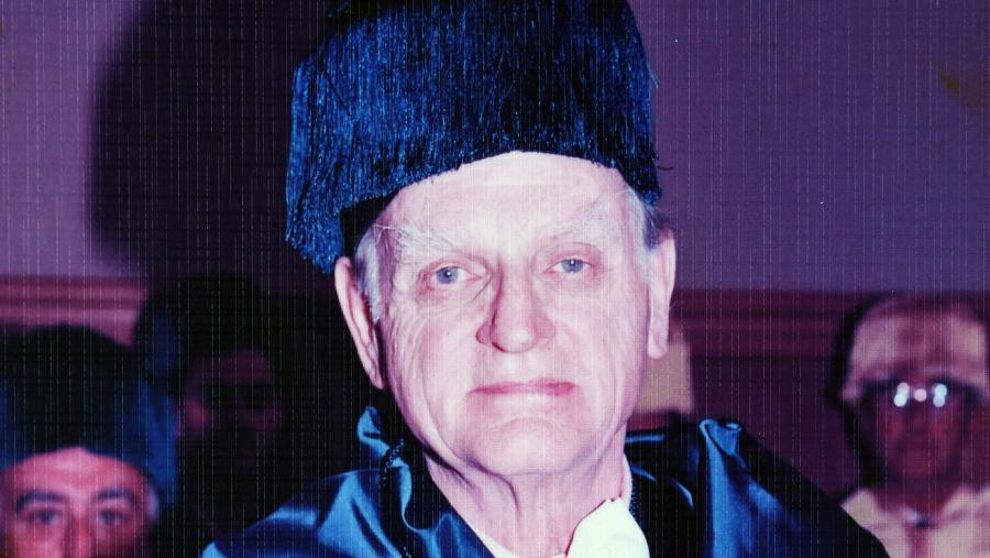 John B. Goodenough foi investido doutor 'honoris causa' pola USC en 2002. FOTO: Santi Alvite 