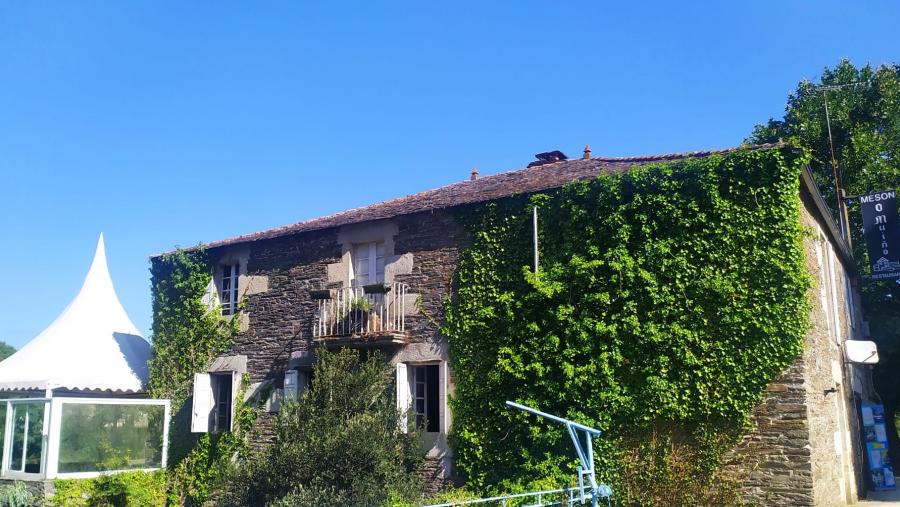 Vista xeral exterior do edificio