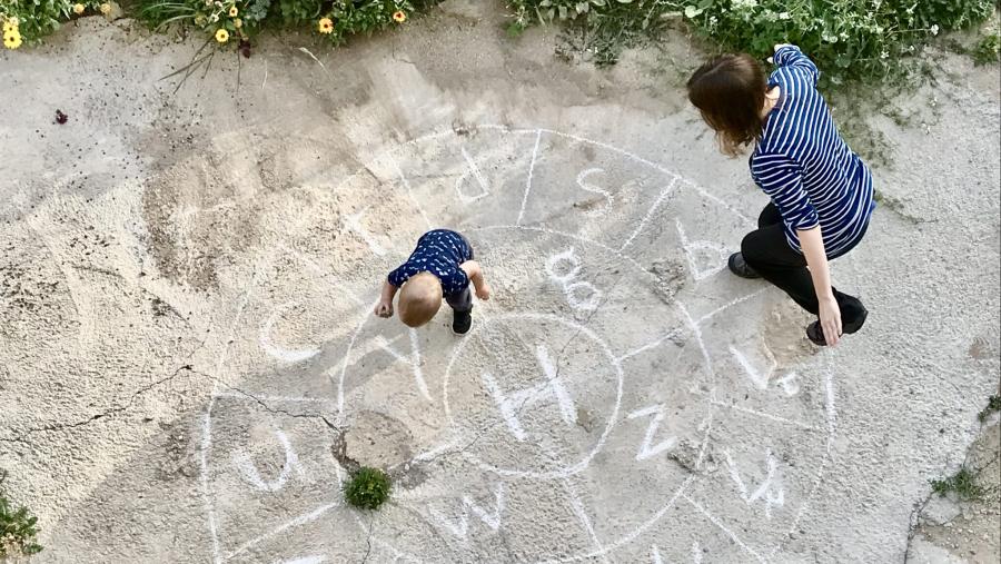 A imaxe 'Una rayuela particular', de Laura Mercadé Morales, resultou vencedora na categoría de fotografía científica da pasada edición. Fonte: IGFAE