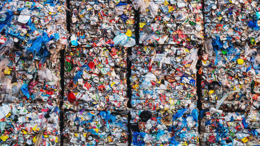 Esta iniciativa de Aprendizaxe e Servizo desenvolvida dende a Facultade de Psicoloxía detecta diferenzas no interese e as actitudes cara á creación, aproveitamento e eliminación de desperdicios entre habitantes de diferentes contornas. FOTO: Canva