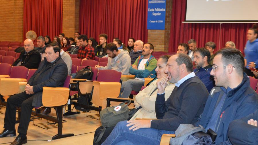 Participantes nas xornadas de PROePLA sobre os retos do sector lácteo, na EPS de Enxeñaría