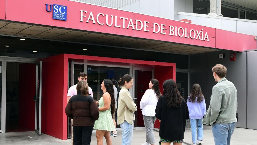 Facultade de Bioloxía. FOTO: Santi Alvite