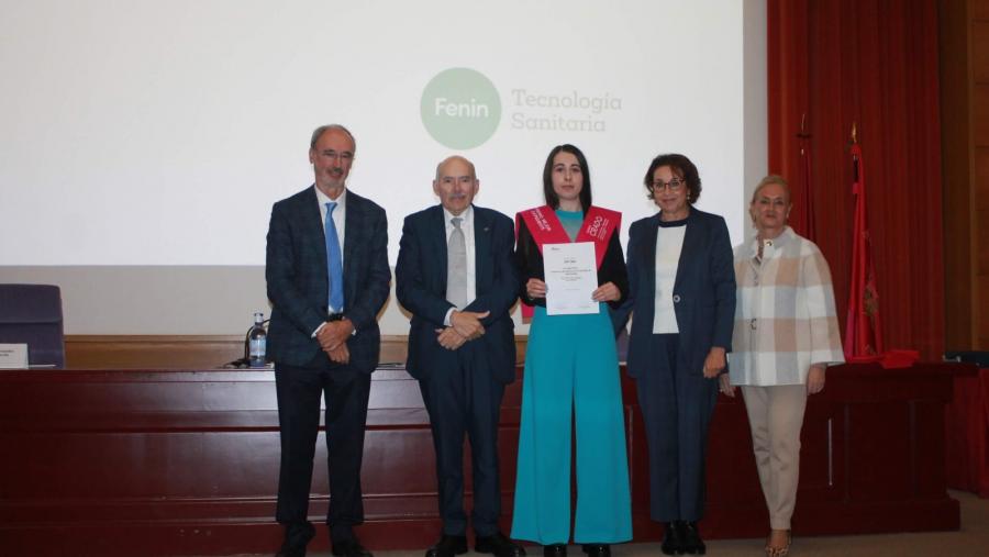 Iria Seijo Porto no acto de recollida do galardón