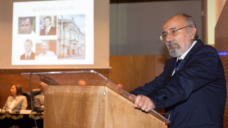Carlos Diéguez pronunciou o discurso ‘Máis aló do hipotálamo: unha viaxe compartida’. FOTO: Suso Rivas