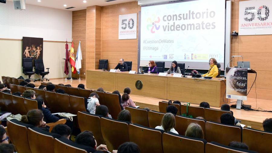 Presentación do Consultorio Videomates na Facultade de Matemáticas. FOTO: Santi Alvite