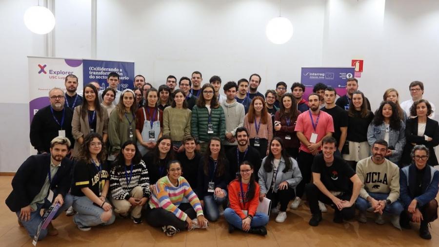 Participantes e promotores da III Terra Creative Jam, na residencia Jesús Bal y Gay