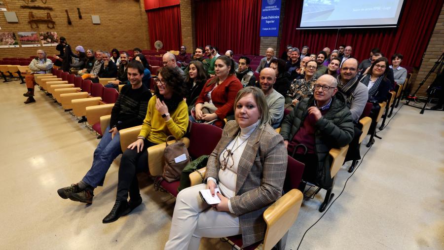 Gañadoras dos VI Premios Rafael Crecente, na EPS de Enxeñaría. Foto: Cedida