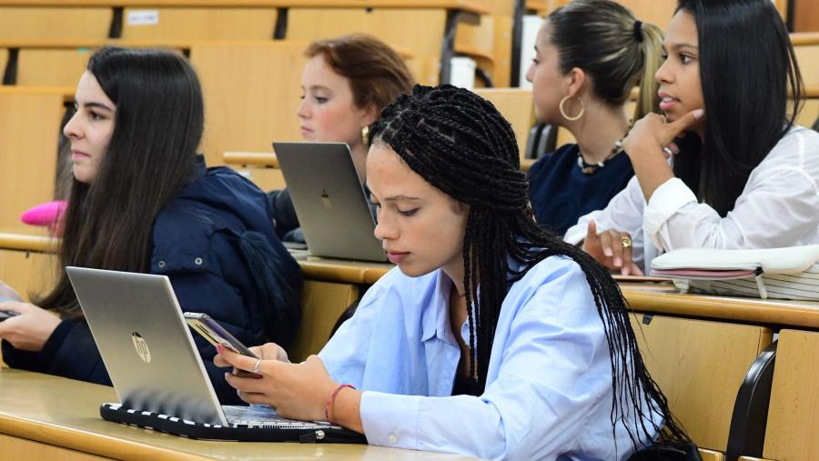 A USC tamén recibe alumnado do programa Erasmus doutros países. FOTO: Santi Alvite