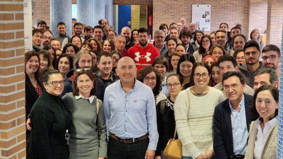 Foto de familia cos participantes na sesión 