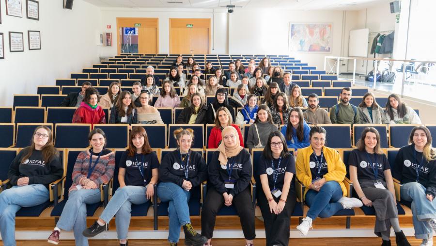 A Masterclass ofrece unha oportunidade e unha experiencia enriquecedora para as alumnas, que terán a oportunidade de achegarse ao método científico mediante un pequeno simulacro do que supón a día a día da carreira investigadora e farano, ademais, aprendendo sobre a historia das mulleres na ciencia
