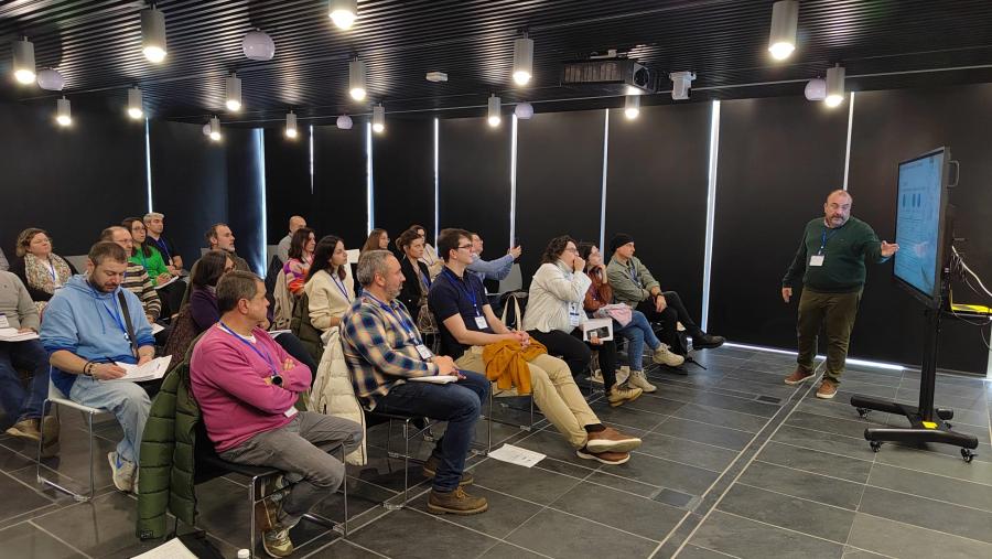 Participantes nas sesións teóricas do curso de elaboración de queixos de pasta branda