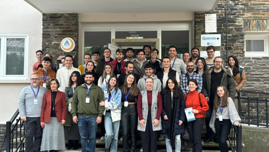 Elvira López Mosquera, con participantes na primeria sesión do proxecto ATLIC celebrada en Lugo