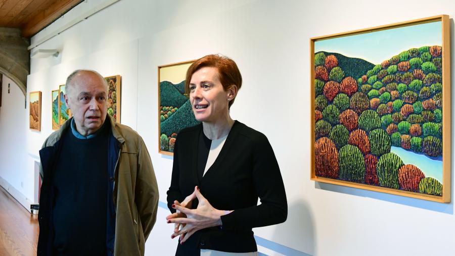 Luis Rodríguez Camarero e Pilar Murias na inauguración da mostra. FOTO: Santi Alvite
