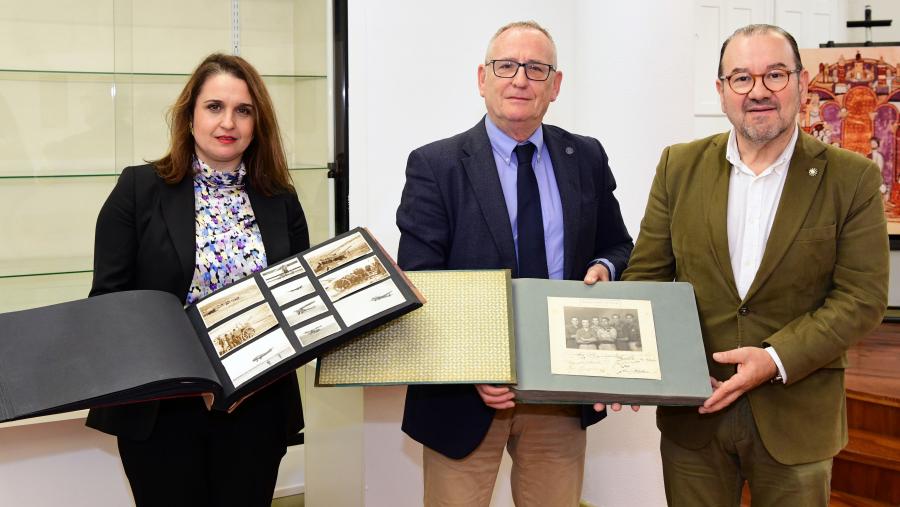 De esquerda a dereita, Désirée Mª Domínguez Pallas, Juan Blanco e Antonio López. FOTO: Santi Alvite