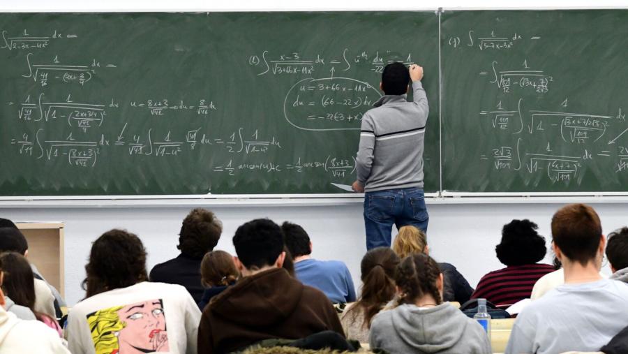 A oferta de estudos propios abrangue diversas áreas de coñecemento. FOTO: Santi Alvite