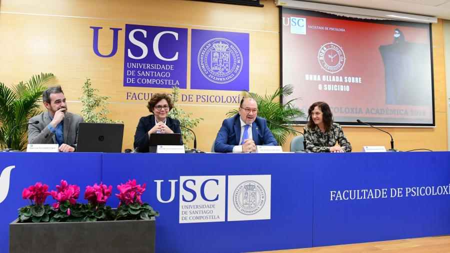 De esquerda a dereita, Luis Fernando López Martínez, Mª José Sampedro Vizcaya, Antonio López Díaz e Rosa Álvarez Prada. FOTO: Santi Alvite