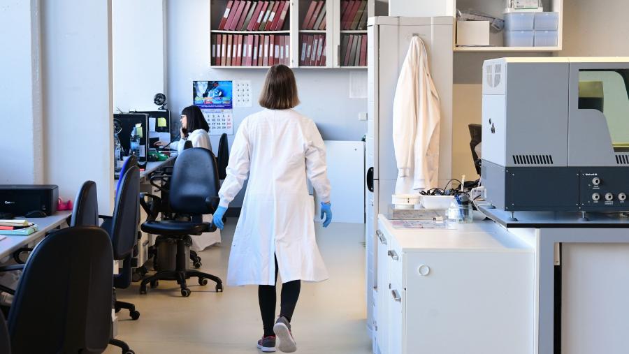 Imaxe de arquivo dun laboratorio da USC. FOTO: Santi Alvite