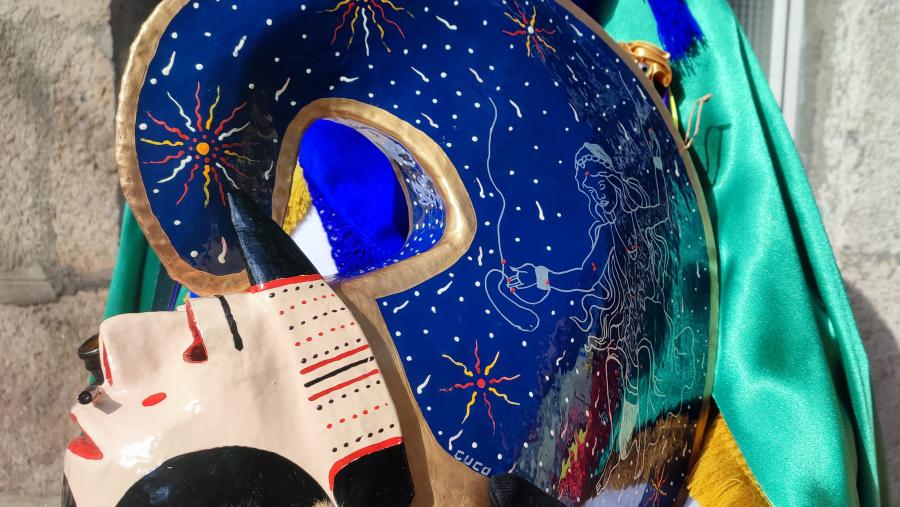 Podes consultar os horarios de apertura das bibliotecas na páxina da BUSC