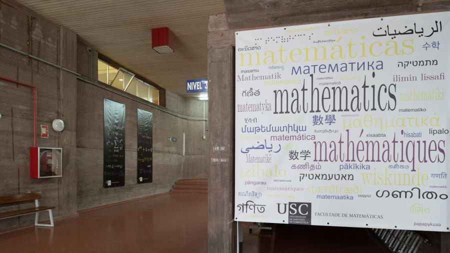 Interior da Facultade de Matemáticas. Foto: Santi Alvite