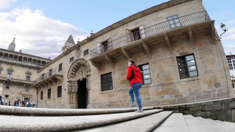 Vista da sede da Reitoría da USC no Colexio de San Xerome