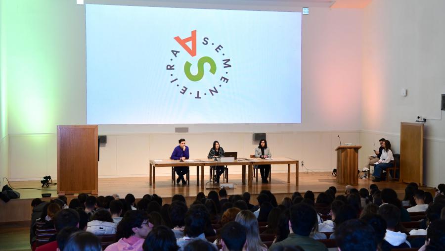 Un momento da presentación do proxecto. FOTO: Santi Alvite