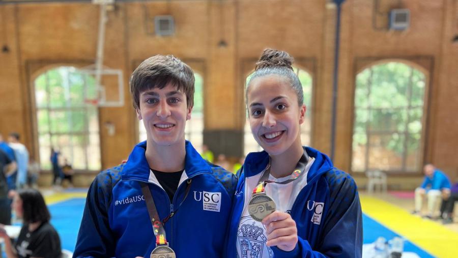 Tomás Fernández e Irene Montemuíño coas súas medallas de ouro