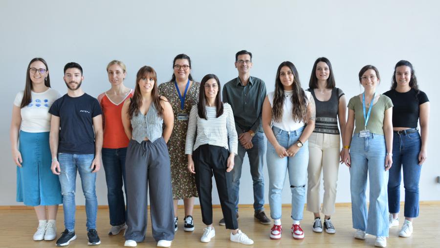 O Grupo de investigación Molecular Metabolism do CiMUS. De esquerda a dereita,  Alba Lopéz, José Iglesias, Cristina Iglesias, Uxía Fernández, Natalia Lima, Begoña Porteiro, Ruben Nogueiras, Valentina Dorta, Eva Nóvoa, Sara Martínez e Tamara Parracho.
