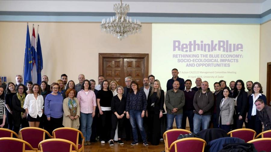 Foto de gtupo das persoas asistentes á Conferencia