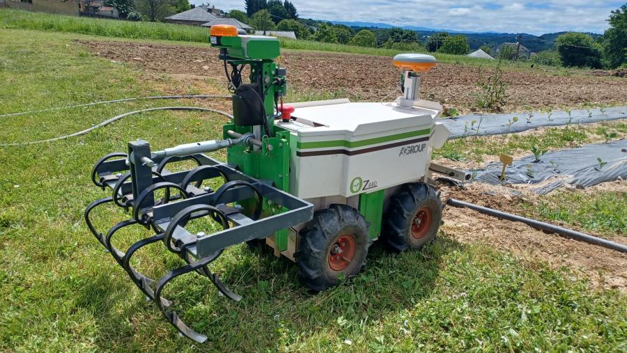 O robot Oz é un dos modelos comerciais de robots agrícolas con maior número de unidades en funcionamento, unhas 250 en todo o mundo