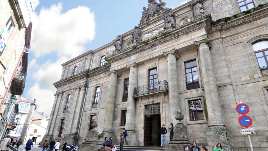 Fachada da Facultade de Xeografía e Historia. FOTO: Santi Alvite