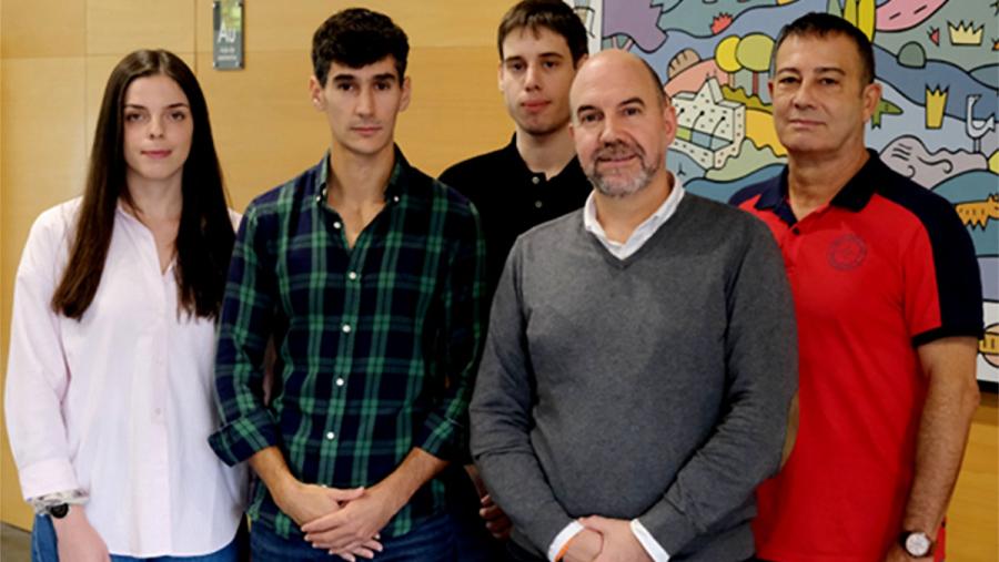 Integrantes do grupo NanoBioMol, de onde xurdiu a investigación