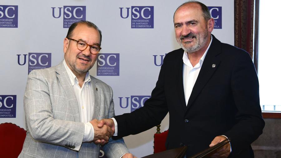 O reitor Antonio López e o presidente da fundación rosaliana, Anxo Angueira. Foto. Santi Alvite