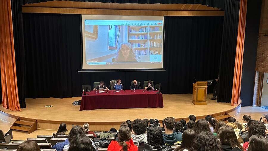 Preto dun centenar de estudantes reuníronse no Auditorio de Veterinaria