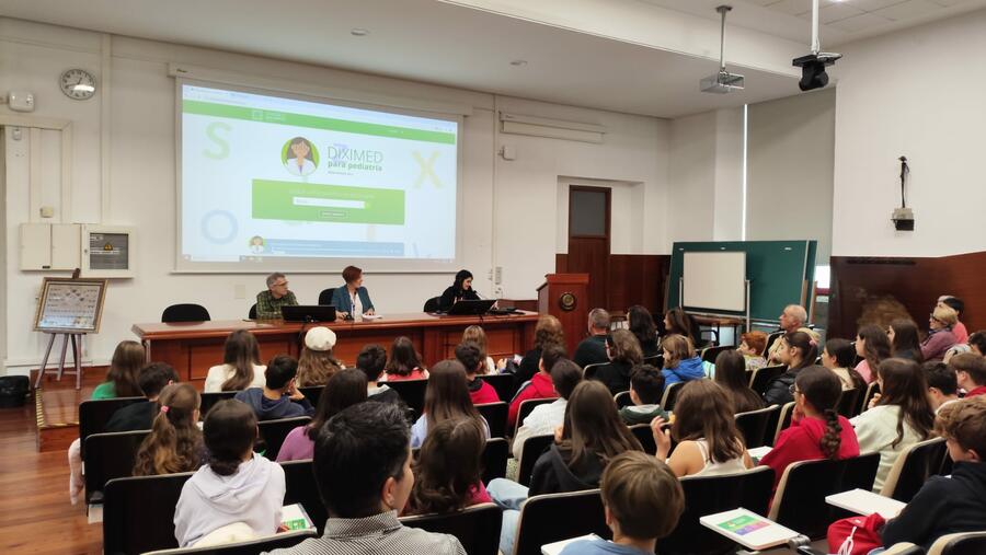 A versión en galego de 'Diximed' presentouse en Medicina coa asistencia das alumnas e alumnos que participaron no proxecto