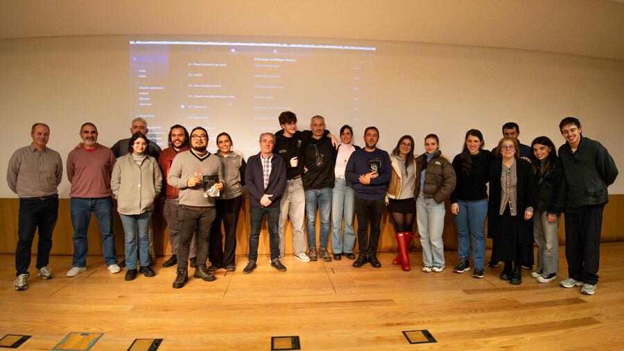 Foto de familia das persoas participantes na entrega de galardóns